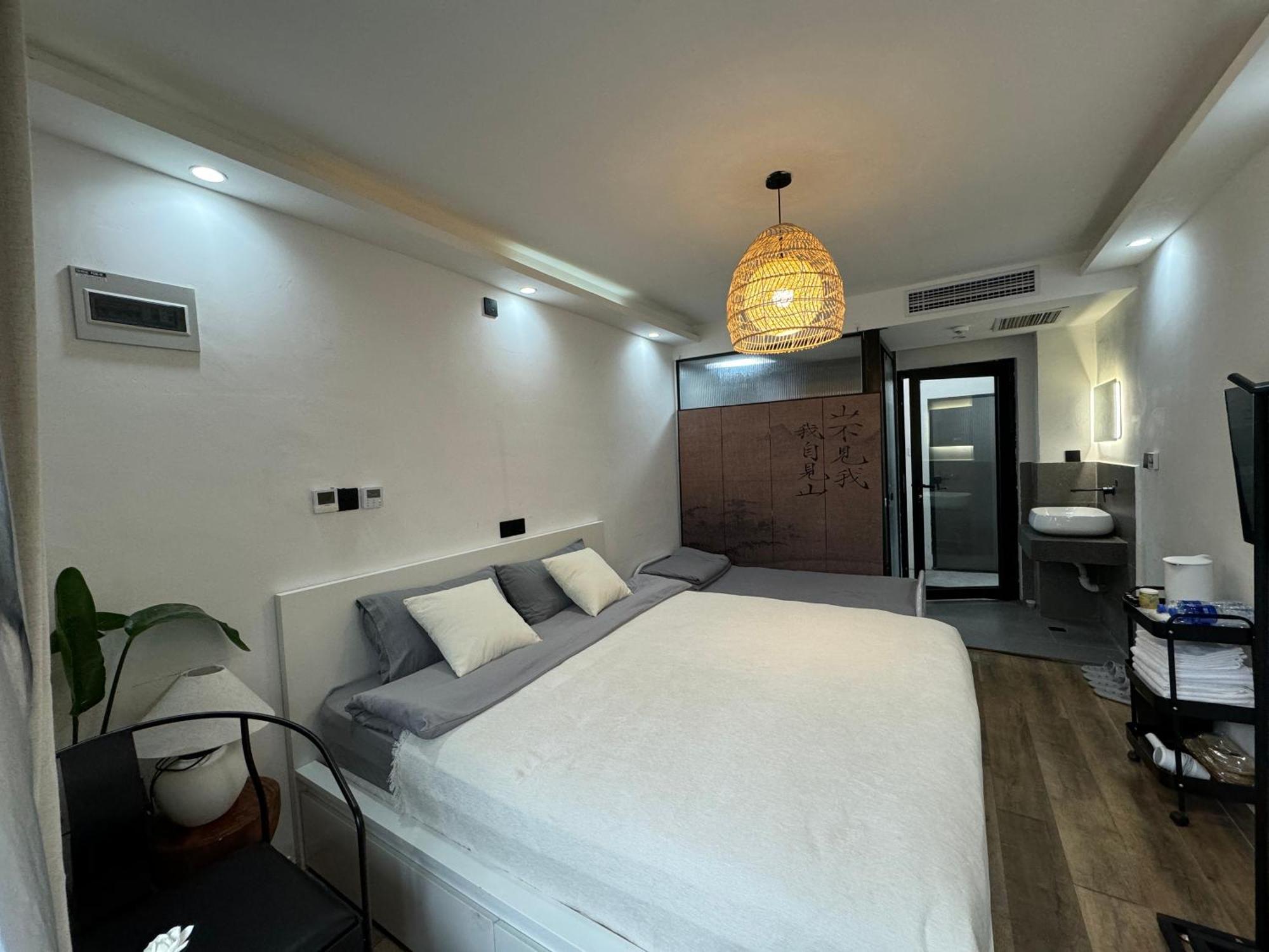 Beijing Hills & Hutong City Retreat Near Forbidden City & Line 4 Multi-Room Options Ngoại thất bức ảnh